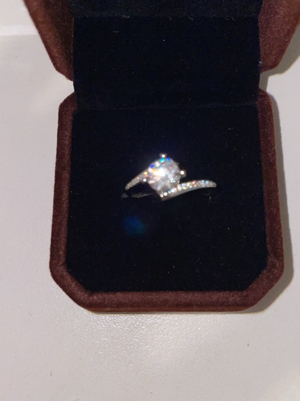 Au750 stamped Silver Solitaire Cubic Zirconia Engagement Ring - Sparkling White